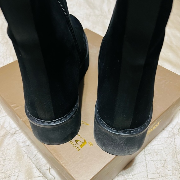 AZURA ITALIAN FASHION MENDIAPPA WEDGE BOOTS - Picture 7 of 7